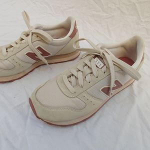 New Balance 311 sneakers